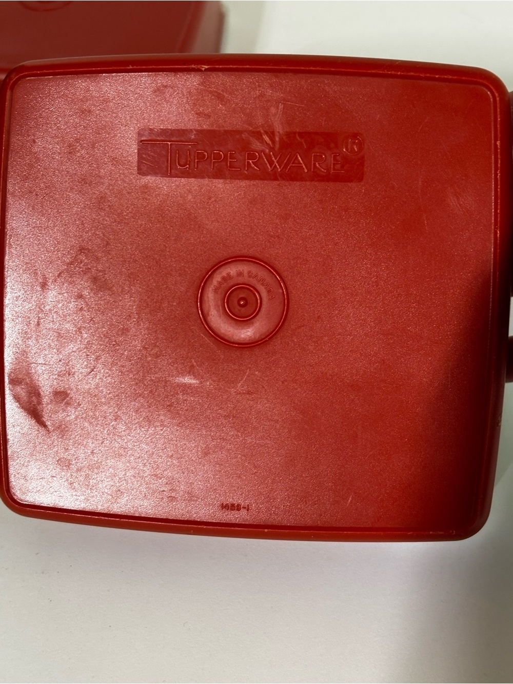 VTG Tupperware Red Square-A-Way Sandwich Keeper Set of 3: Models 670, 1458 - Picture 6 of 14